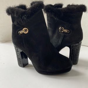 Suede Ankle Booties Made in Italy, Kiss Kiss.
